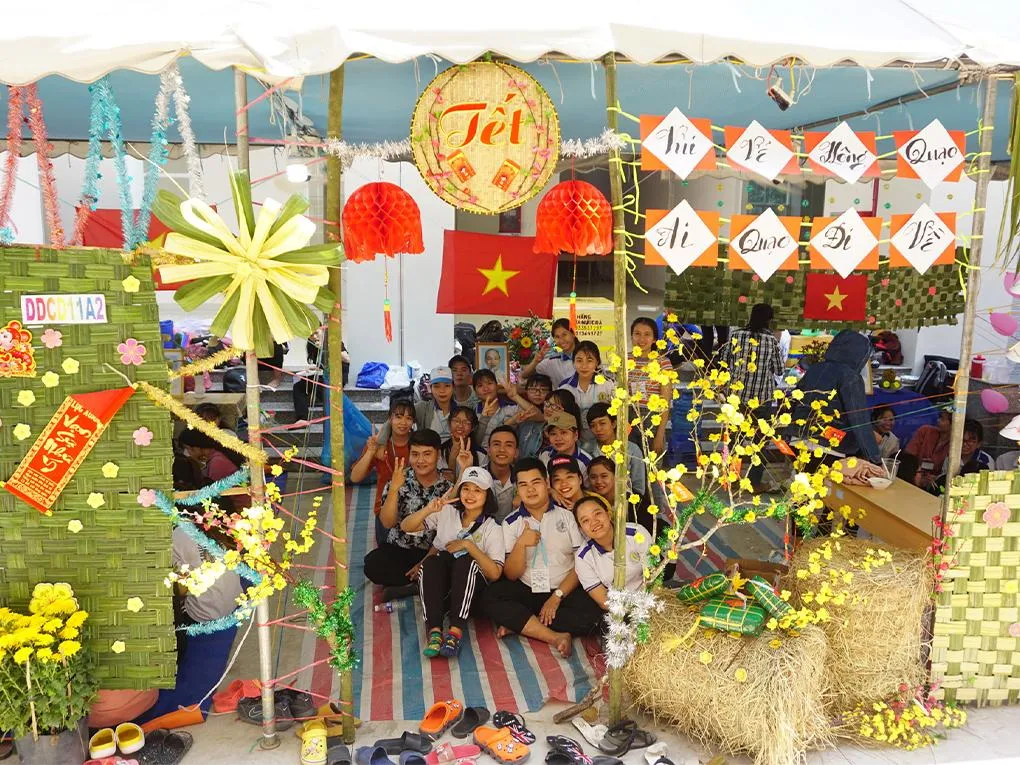 Trang trí gian hàng ẩm thực dân gian