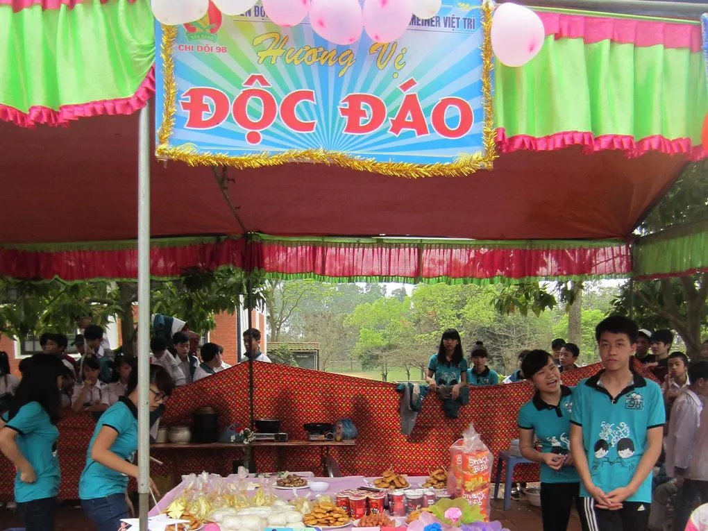 Trang trí gian hàng ẩm thực đơn giản, dễ làm