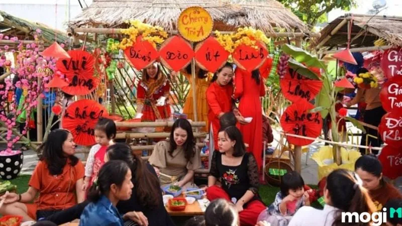 Không khí Tết truyền thống tại gian hàng