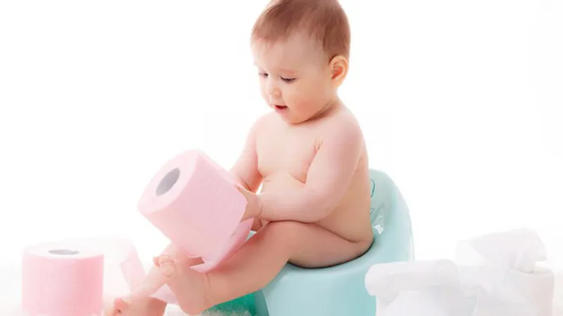 Trẻ bị tiêu chảy thường có biểu hiện đau bụng, mệt mỏi và mất nước