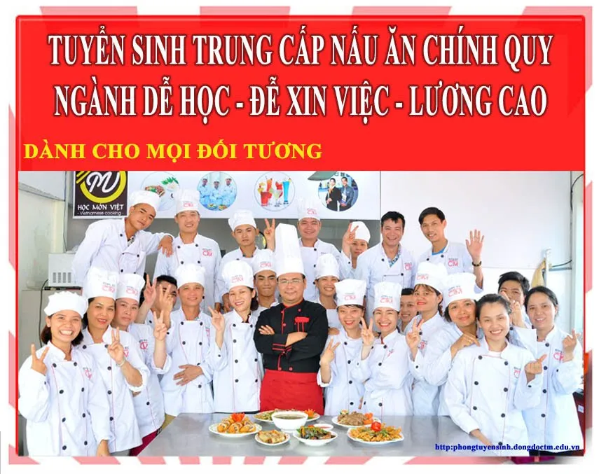 Học viên thực hành nấu ăn tại bếp công nghiệp với thiết bị chuyên nghiệp