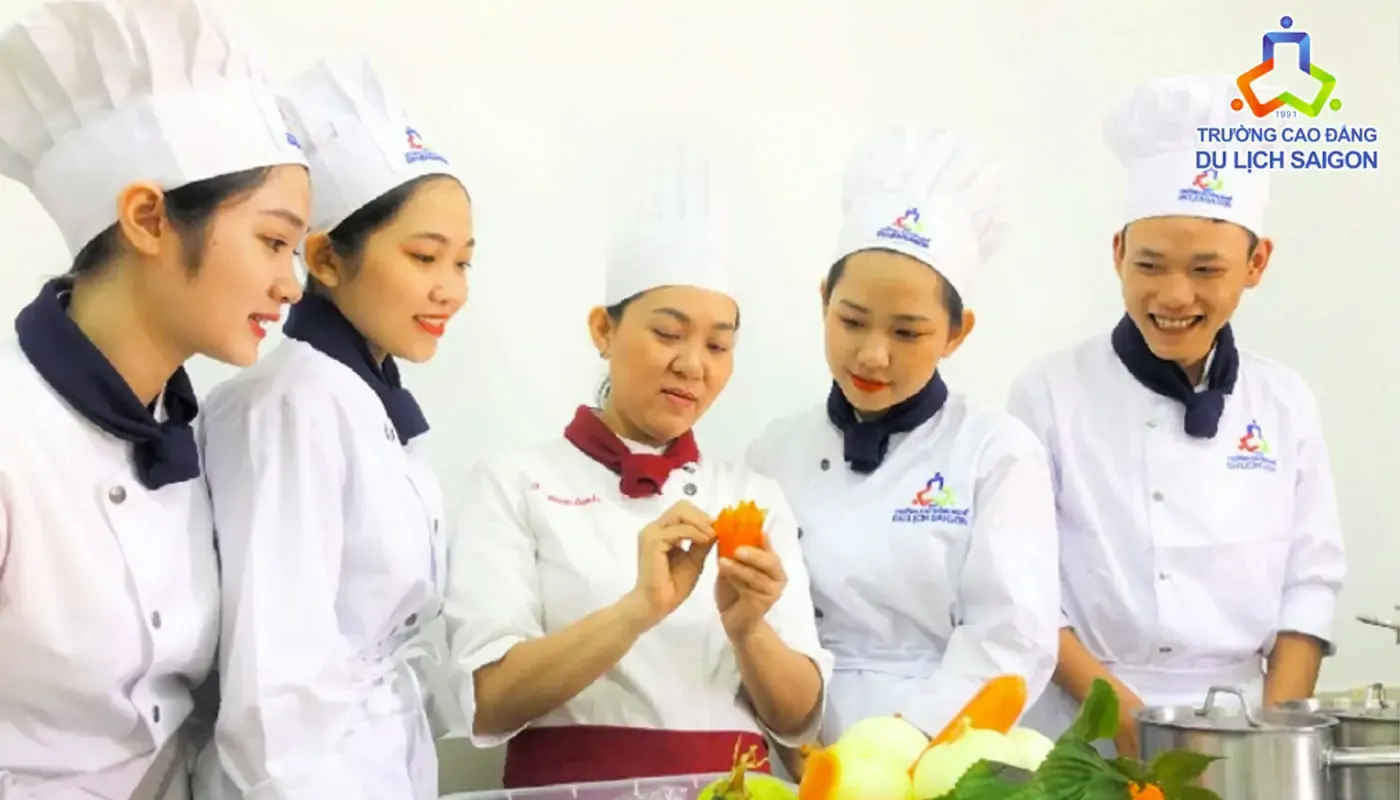 Top các trường đào tạo kỹ thuật chế biến món ăn chuyên nghiệp