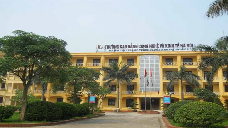 Không gian thực hành rộng rãi giúp học viên dễ dàng rèn luyện kỹ năng nhóm