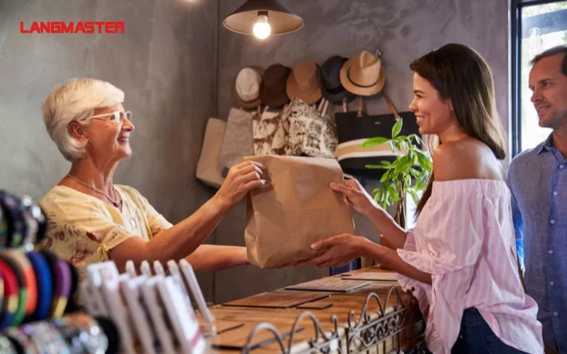 Mẫu câu tiếng Anh cho nhân viên phục vụ đồ uống tại bàn