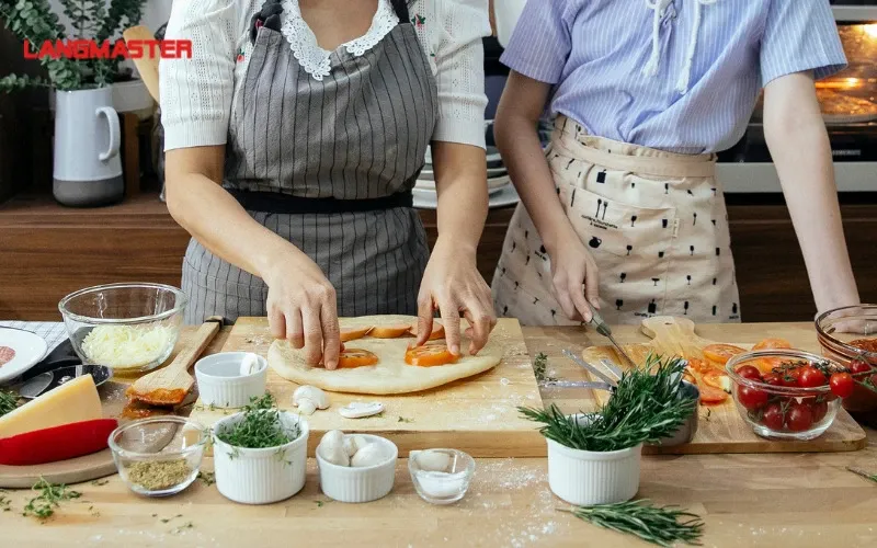 Các mẫu câu tiếng Anh thông dụng dùng trong bối cảnh nhà bếp