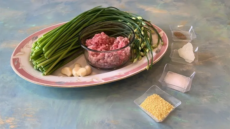 Nguyên liệu chuẩn bị cho canh hẹ thịt băm