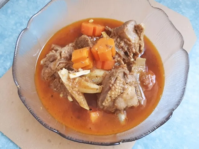 Vịt nấu cá mòi