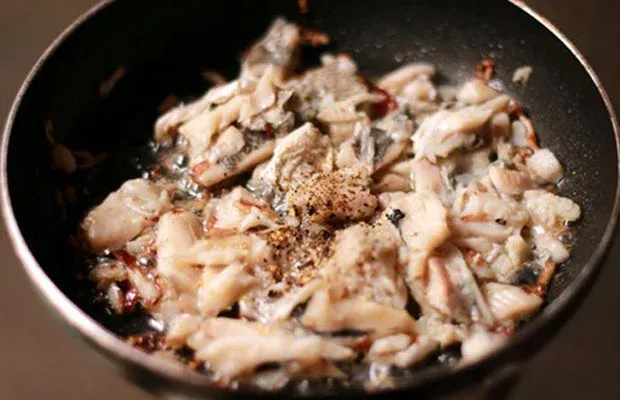 Chế biến cá rô đồng cho món bún