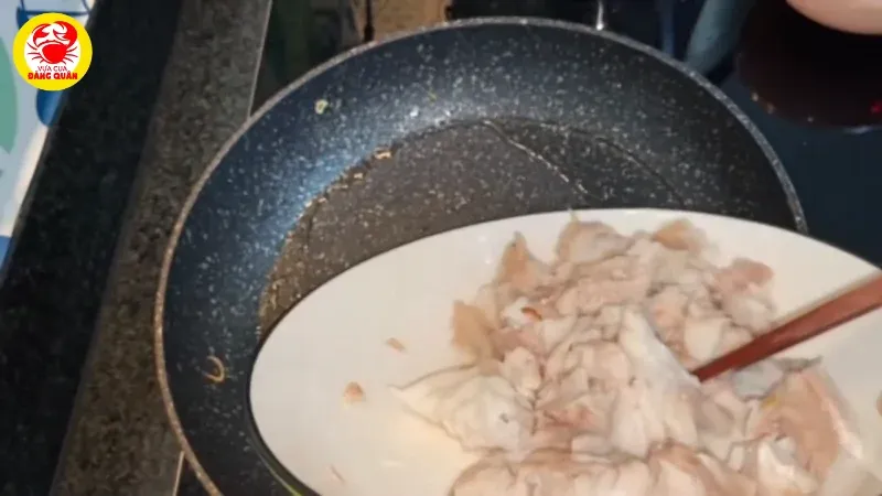 Xào thịt cá mú cho đậm đà