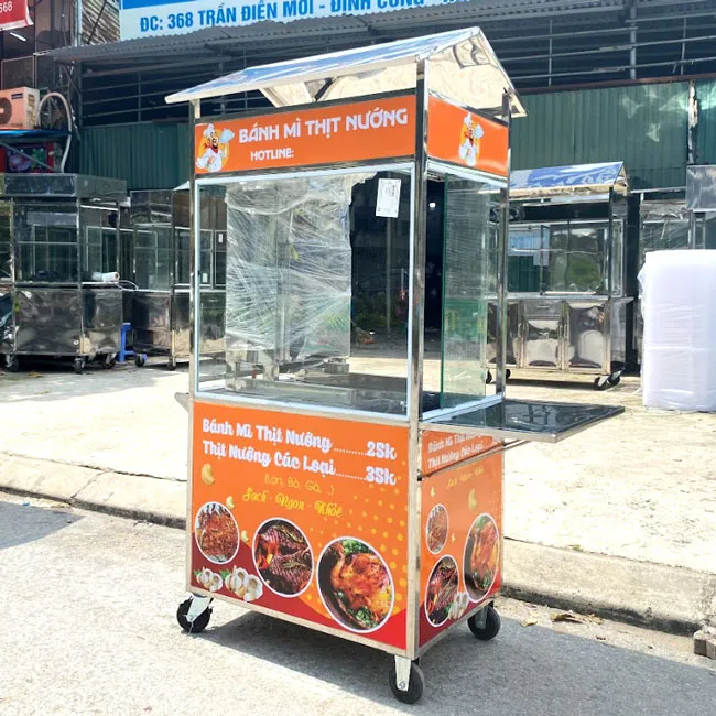 Cận cảnh cấu trúc khung xe và bàn thao tác inox sạch sẽ