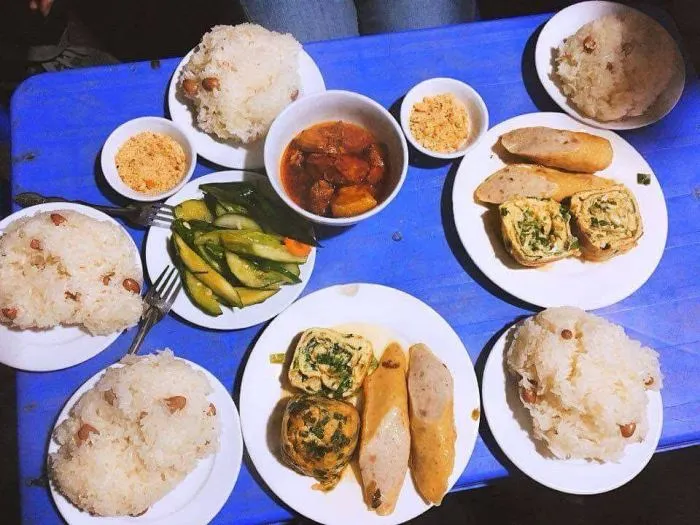 Xôi trứng Bưu Điện - Món ăn đêm Vinh