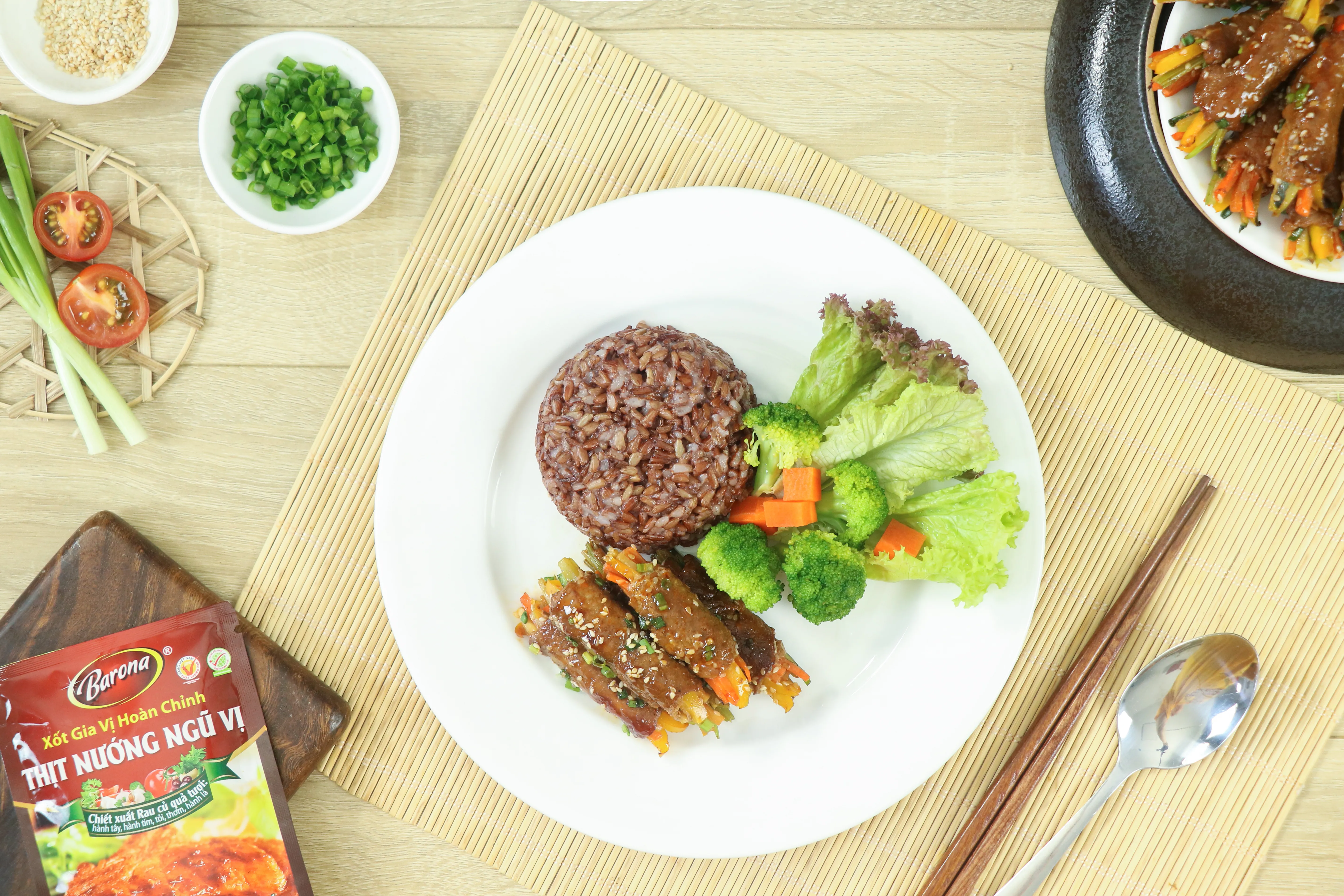 Cận cảnh túi sốt ướp thịt nướng ngũ vị hương Barona chuẩn vị nhà hàng