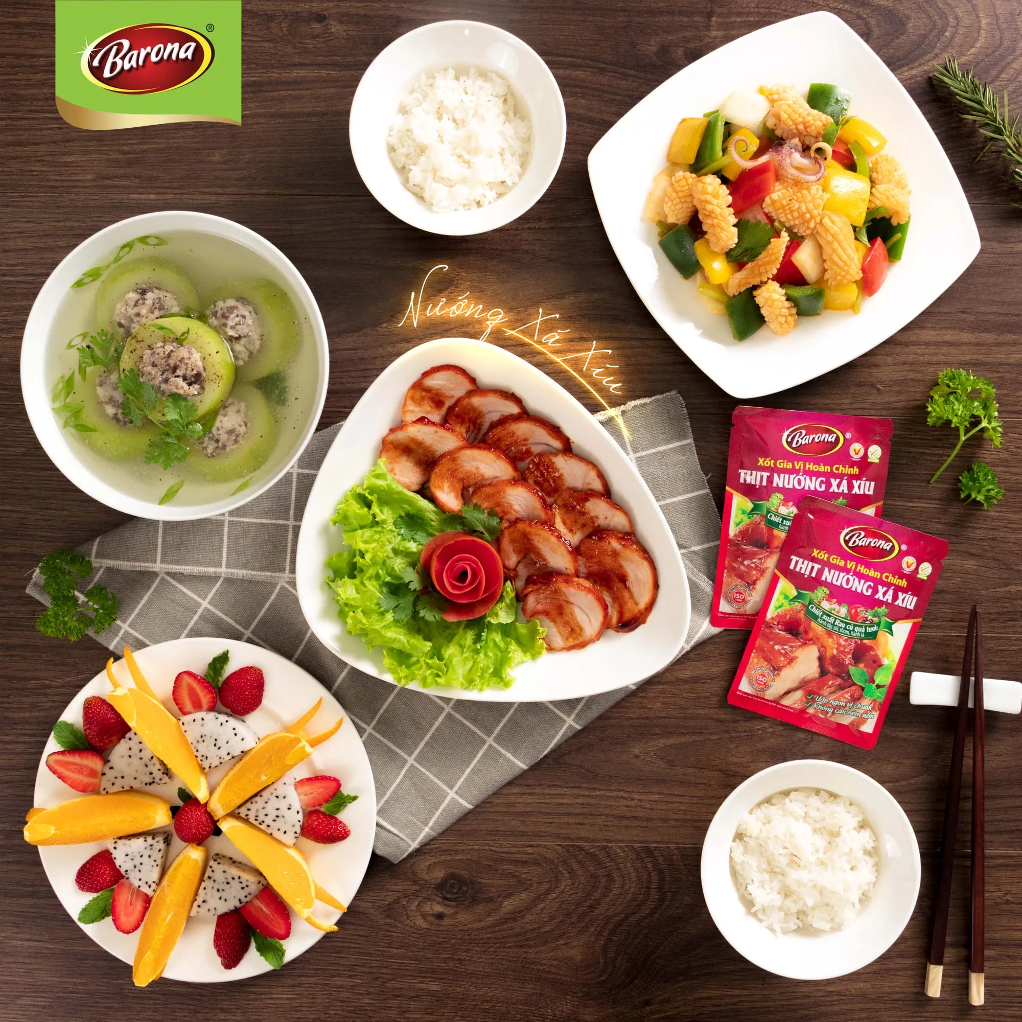 Thịt xá xíu nướng với màu đỏ đặc trưng