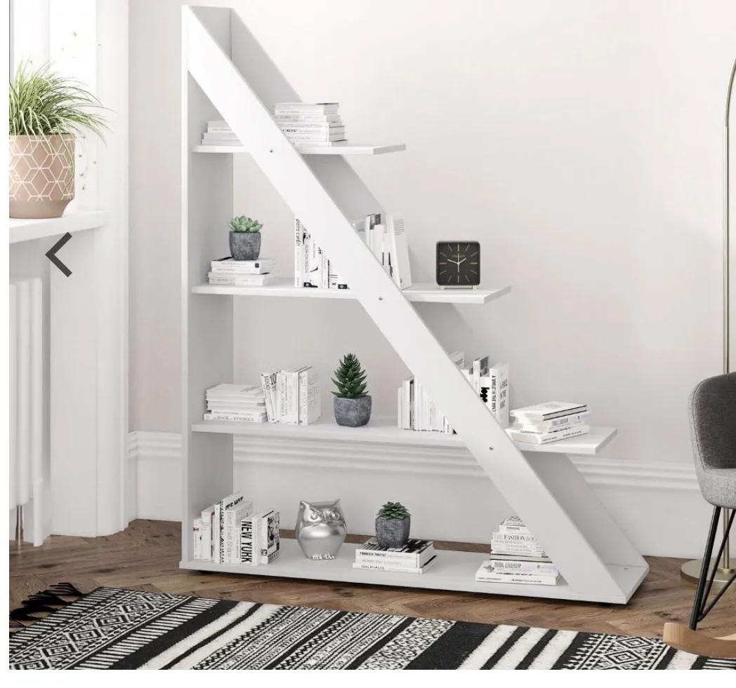 Kệ sách hình tam giác KS009