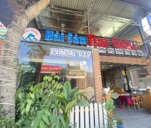 Mặt tiền sang trọng của nhà hàng hải sản Hai Giàu tại Bình Dương
