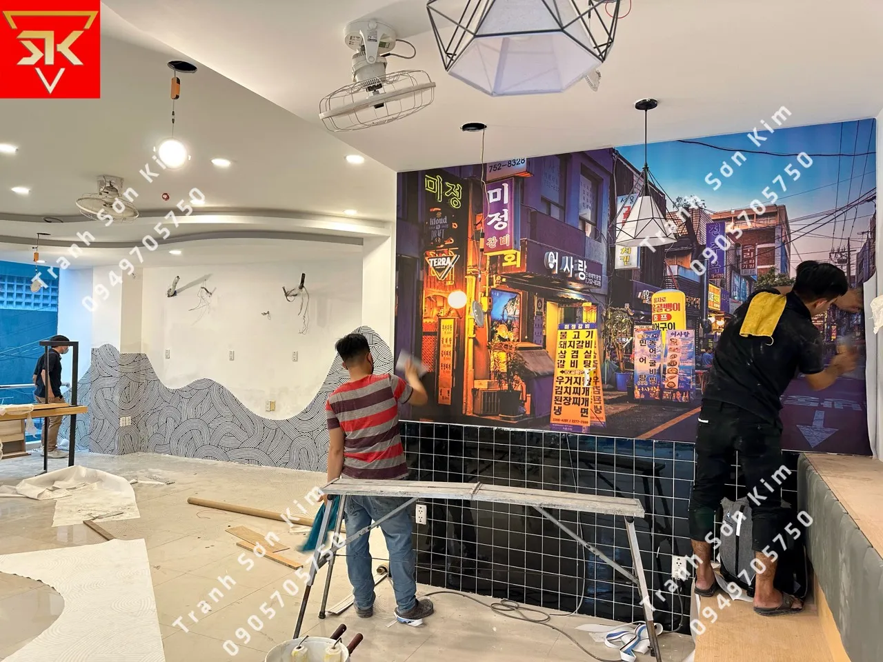 thi công tranh dán tường 3D cho quán mì cay với thiết kế hiện đại nhất