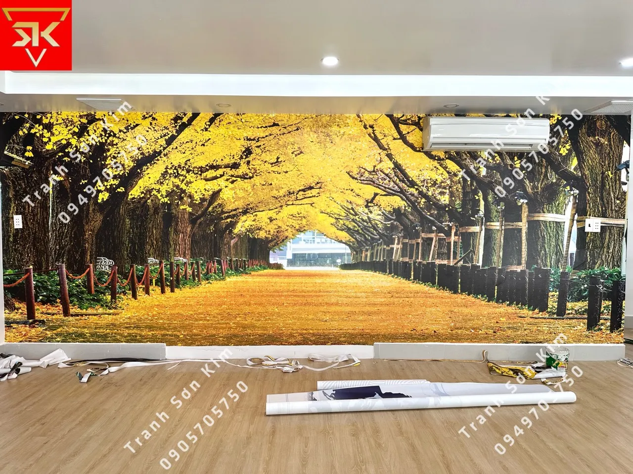 thi công tranh dán tường phong cảnh Hàn Quốc cho quán mì cay.